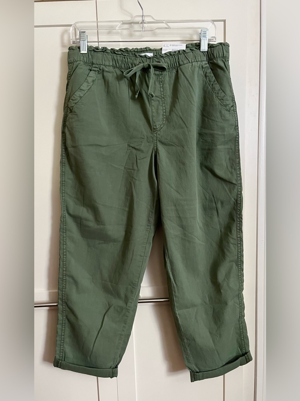 NWT Sonoma Olive Paper Bag Waist Capri Pants